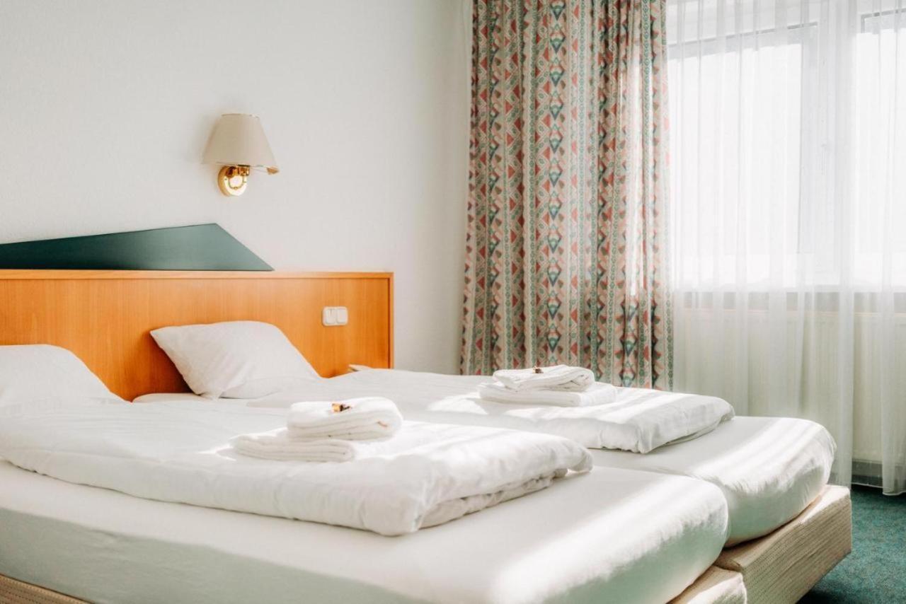 Hotel Zur Radau Бад-Гарцбург Экстерьер фото